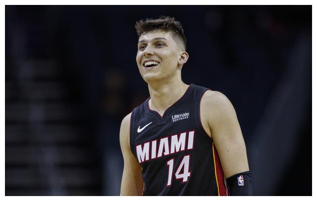 称曼城中场 称曼城中场