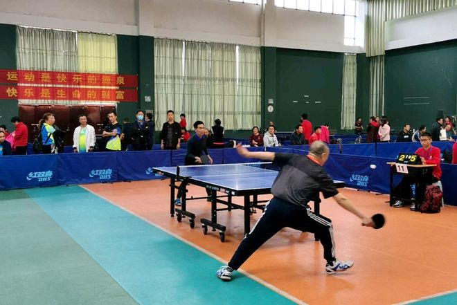 职业足球中 职业足球中